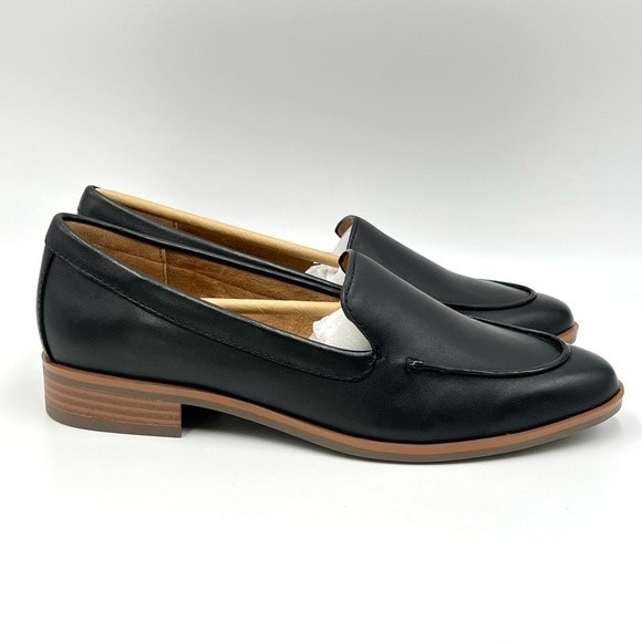 AEROSOLES Shoes - NEW Aerosoles Black Leather East Side Slip On Loafers Shoes Women's Size 6